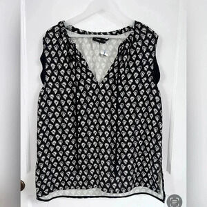 Proenza Schouler Black Leaf Print
Front Keyhole Sleeveless Blouse Size 10